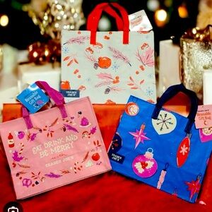 All 3 bags in the pictures! Cute limited edition holiday mini bags